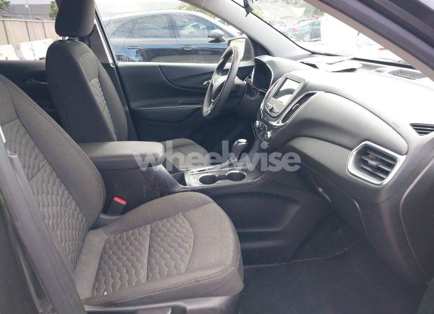 Photo 5 of 2019 Chevrolet Equinox LT (VIN 2GNAXKEV8K6142985)