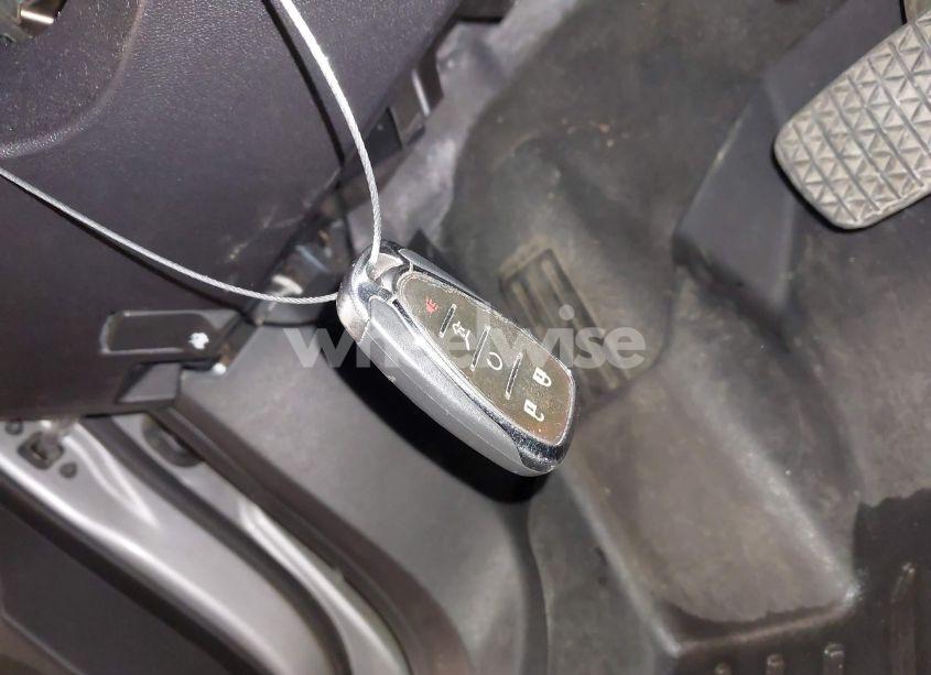 Photo 11 of 2019 Chevrolet Equinox LT (VIN 2GNAXKEV8K6146924)