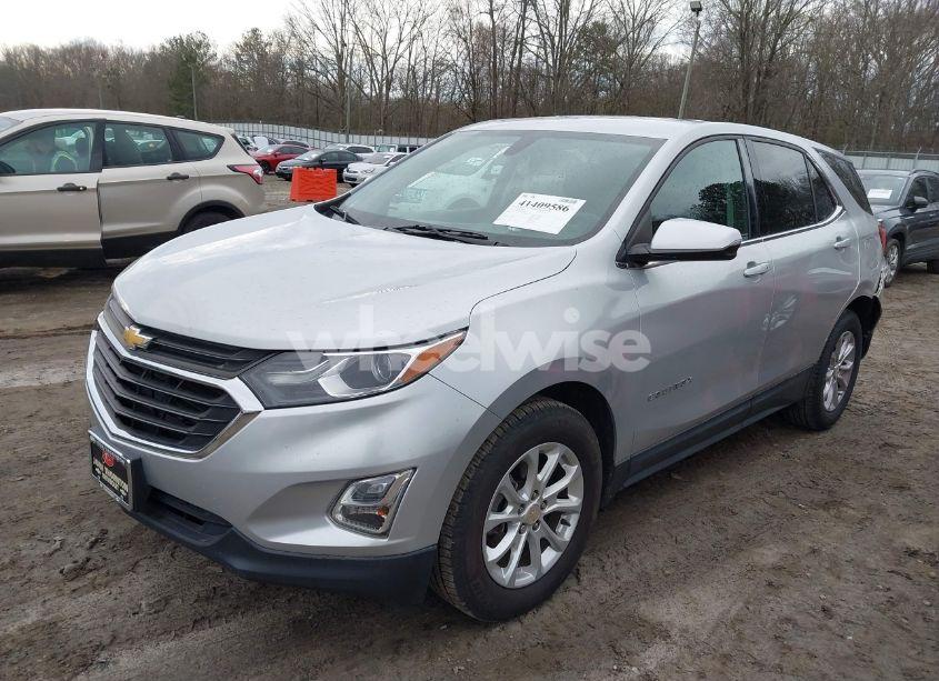 Photo 2 of 2019 Chevrolet Equinox LT (VIN 2GNAXKEV8K6269879)