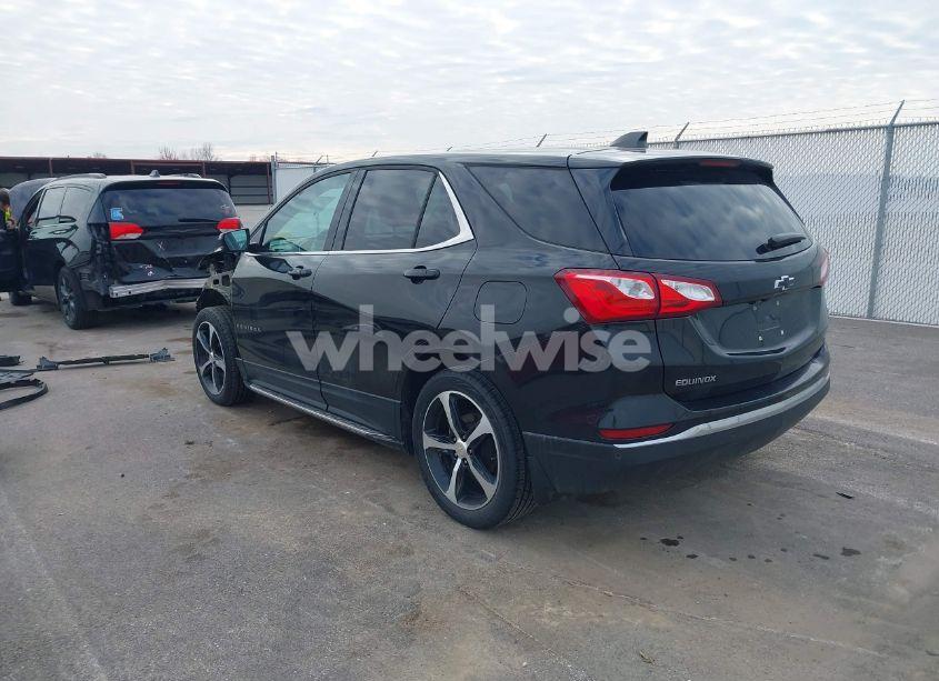 Photo 3 of 2020 Chevrolet Equinox FWD LT 1.5L TURBO (VIN 2GNAXKEV8L6105369)