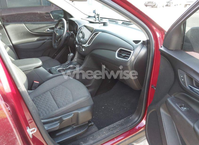 Photo 5 of 2021 Chevrolet Equinox FWD LT (VIN 2GNAXKEV8M6118138)