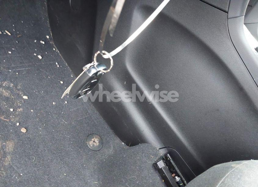 Photo 11 of 2021 Chevrolet Equinox FWD LT (VIN 2GNAXKEV8M6135151)