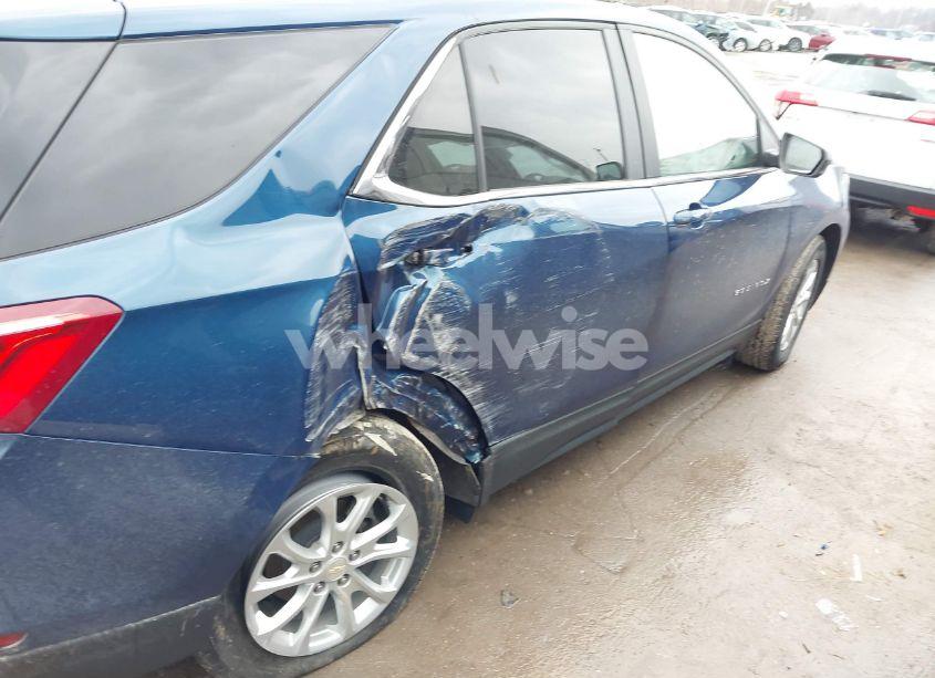 Photo 6 of 2021 Chevrolet Equinox FWD LT (VIN 2GNAXKEV8M6135151)