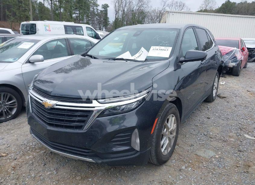 Photo 2 of 2022 Chevrolet Equinox FWD LT (VIN 2GNAXKEV8N6107934)