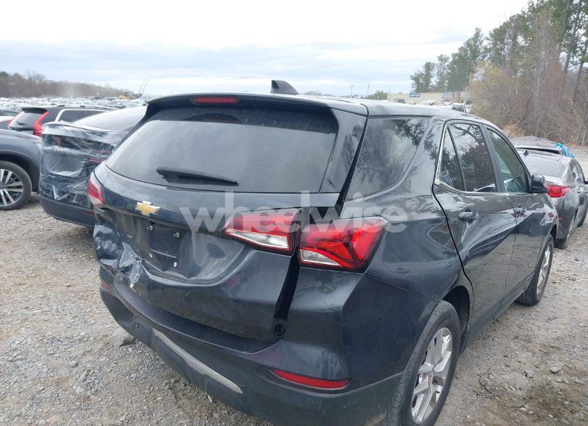 Photo 4 of 2022 Chevrolet Equinox FWD LT (VIN 2GNAXKEV8N6107934)