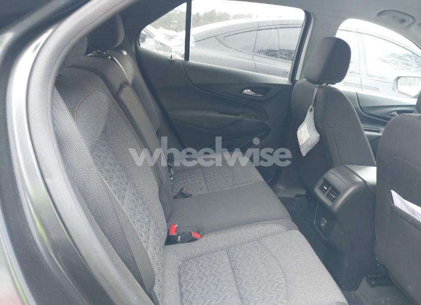 Photo 8 of 2022 Chevrolet Equinox FWD LT (VIN 2GNAXKEV8N6107934)