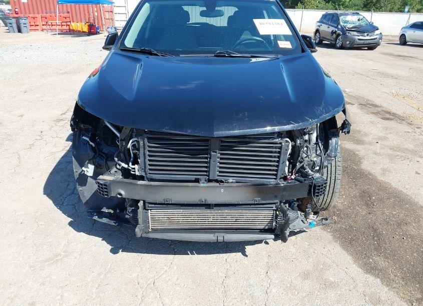 Photo 6 of 2019 Chevrolet Equinox LT (VIN 2GNAXKEV9K6116220)