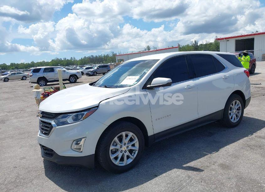 Photo 2 of 2019 Chevrolet Equinox LT (VIN 2GNAXKEV9K6252511)