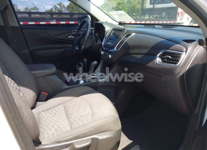 Photo 5 of 2019 Chevrolet Equinox LT (VIN 2GNAXKEV9K6252511)