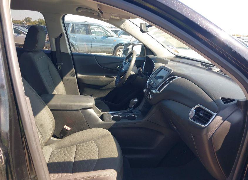 Photo 5 of 2019 Chevrolet Equinox LT (VIN 2GNAXKEV9K6256817)