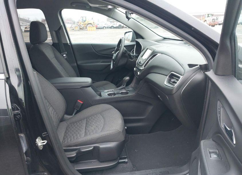 Photo 5 of 2019 Chevrolet Equinox LT (VIN 2GNAXKEV9K6301447)