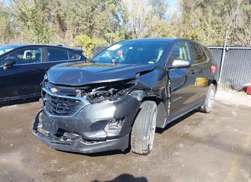 Photo 2 of 2021 Chevrolet Equinox FWD LT (VIN 2GNAXKEV9M6102305)