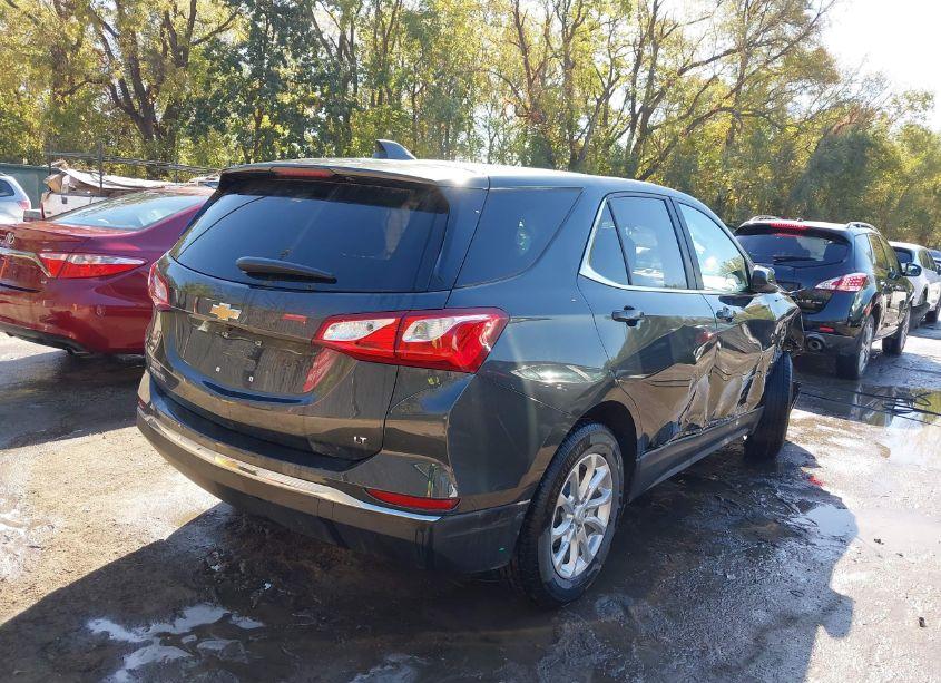 Photo 4 of 2021 Chevrolet Equinox FWD LT (VIN 2GNAXKEV9M6102305)