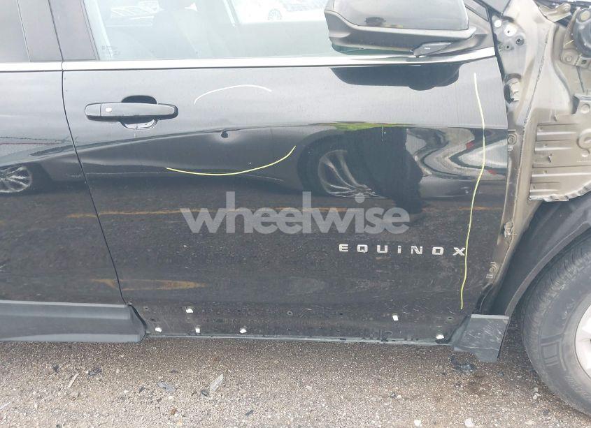 Photo 20 of 2021 Chevrolet Equinox FWD LT (VIN 2GNAXKEV9M6103650)