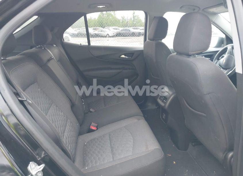Photo 8 of 2021 Chevrolet Equinox FWD LT (VIN 2GNAXKEV9M6103650)