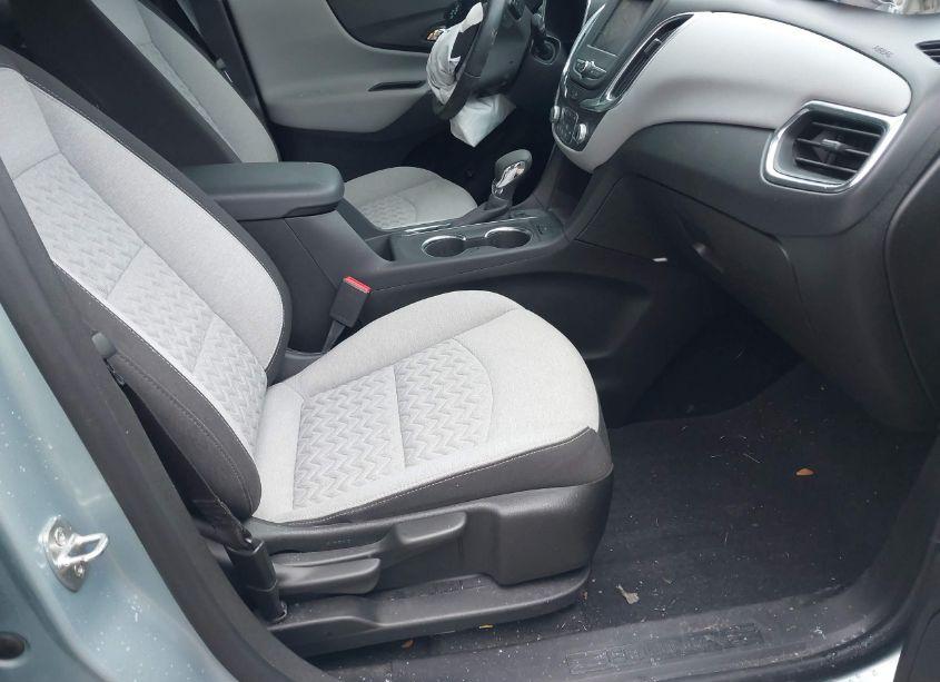 Photo 5 of 2022 Chevrolet Equinox FWD LT (VIN 2GNAXKEV9N6131451)