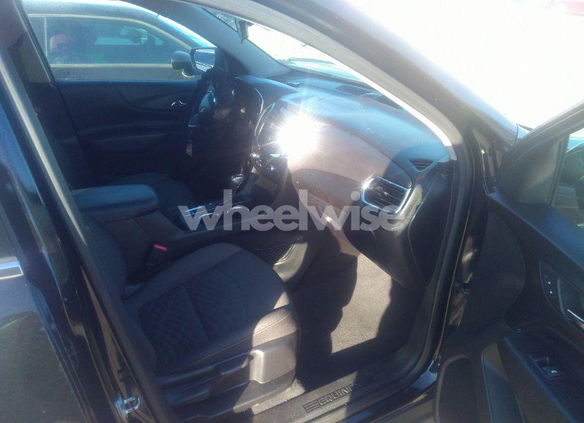 Photo 5 of 2019 Chevrolet Equinox LT (VIN 2GNAXKEVXK6109308)