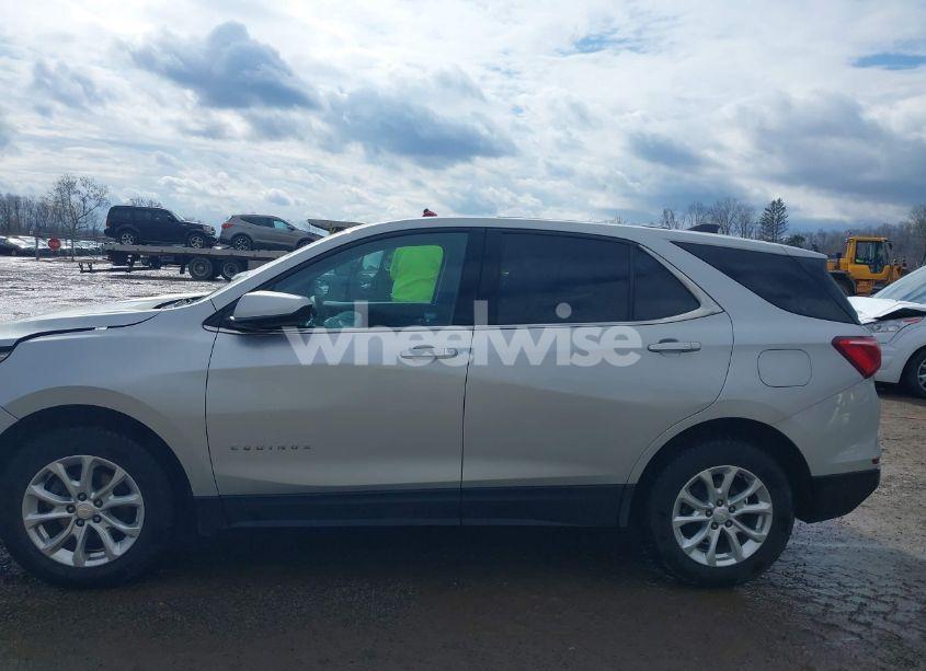 Photo 15 of 2019 Chevrolet Equinox LT (VIN 2GNAXKEVXK6163031)