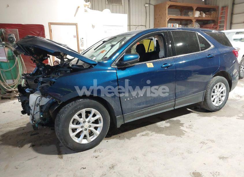 Photo 2 of 2019 Chevrolet Equinox LT (VIN 2GNAXKEVXK6163076)