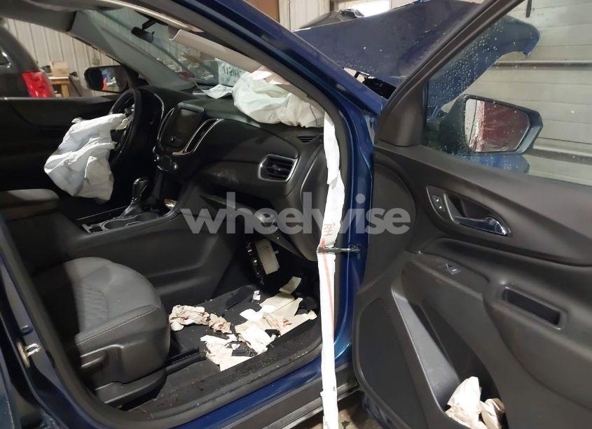 Photo 5 of 2019 Chevrolet Equinox LT (VIN 2GNAXKEVXK6163076)