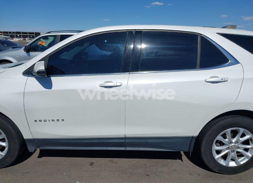 Photo 15 of 2019 Chevrolet Equinox LT (VIN 2GNAXKEVXK6220828)