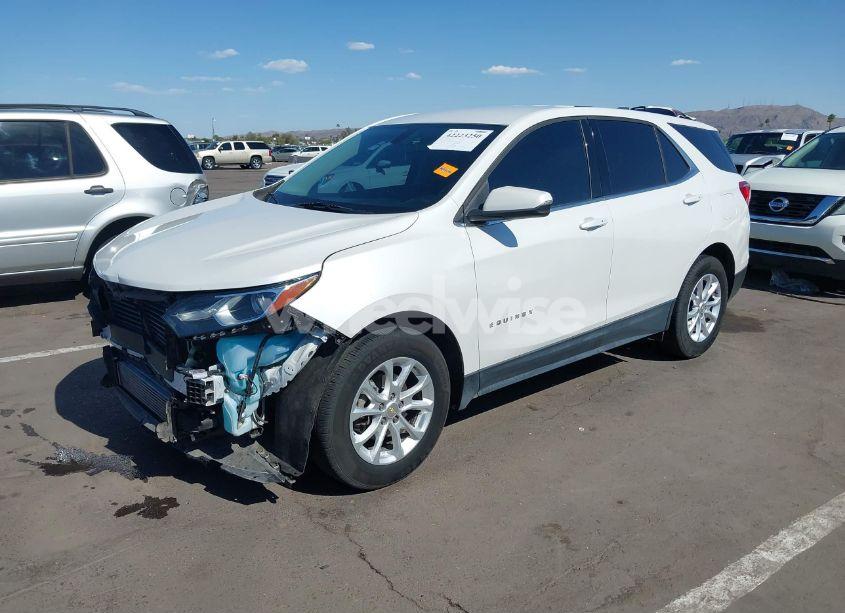 Photo 2 of 2019 Chevrolet Equinox LT (VIN 2GNAXKEVXK6220828)
