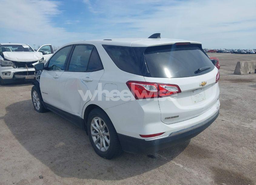 Photo 3 of 2019 Chevrolet Equinox LT (VIN 2GNAXKEVXK6256700)
