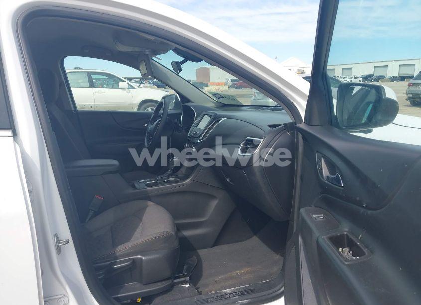 Photo 5 of 2019 Chevrolet Equinox LT (VIN 2GNAXKEVXK6256700)