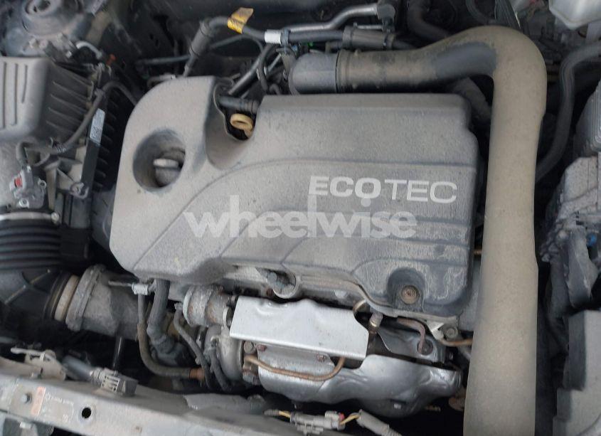 Photo 10 of 2019 Chevrolet Equinox LT (VIN 2GNAXKEVXK6300906)