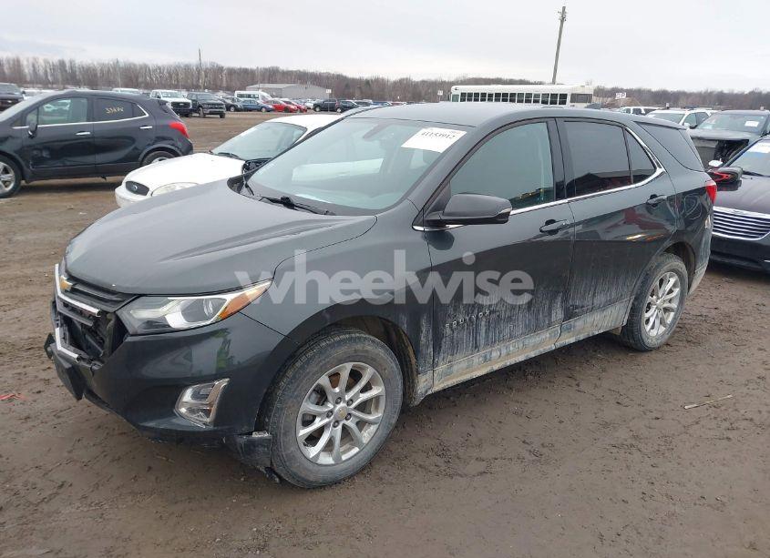 Photo 2 of 2019 Chevrolet Equinox LT (VIN 2GNAXKEVXK6300906)