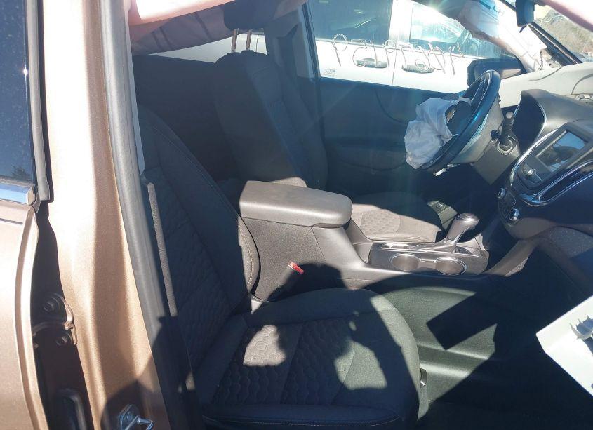 Photo 5 of 2019 Chevrolet Equinox LT (VIN 2GNAXKEVXK6306866)