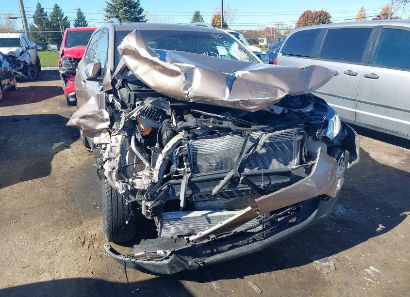 Photo 6 of 2019 Chevrolet Equinox LT (VIN 2GNAXKEVXK6306866)