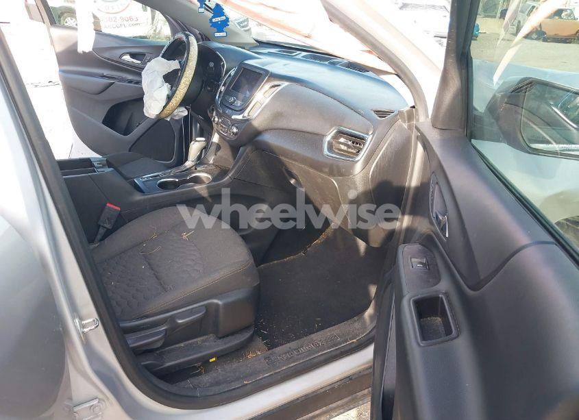 Photo 5 of 2020 Chevrolet Equinox FWD LT 1.5L TURBO (VIN 2GNAXKEVXL6108175)