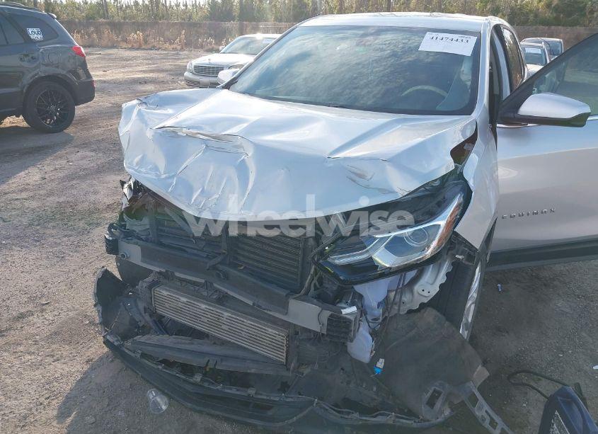 Photo 6 of 2020 Chevrolet Equinox FWD LT 1.5L TURBO (VIN 2GNAXKEVXL6108175)