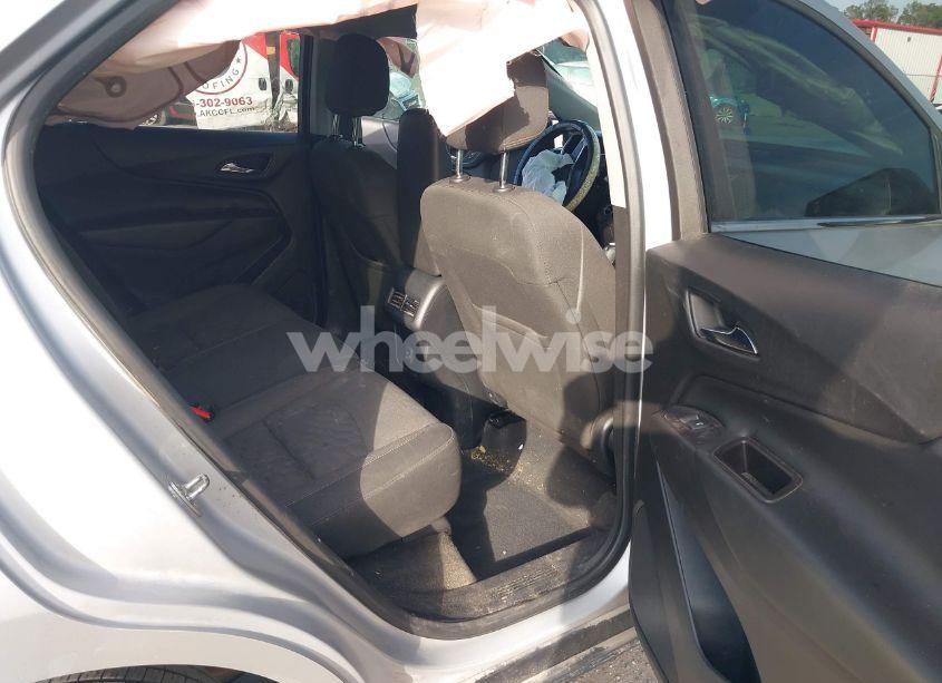 Photo 8 of 2020 Chevrolet Equinox FWD LT 1.5L TURBO (VIN 2GNAXKEVXL6108175)