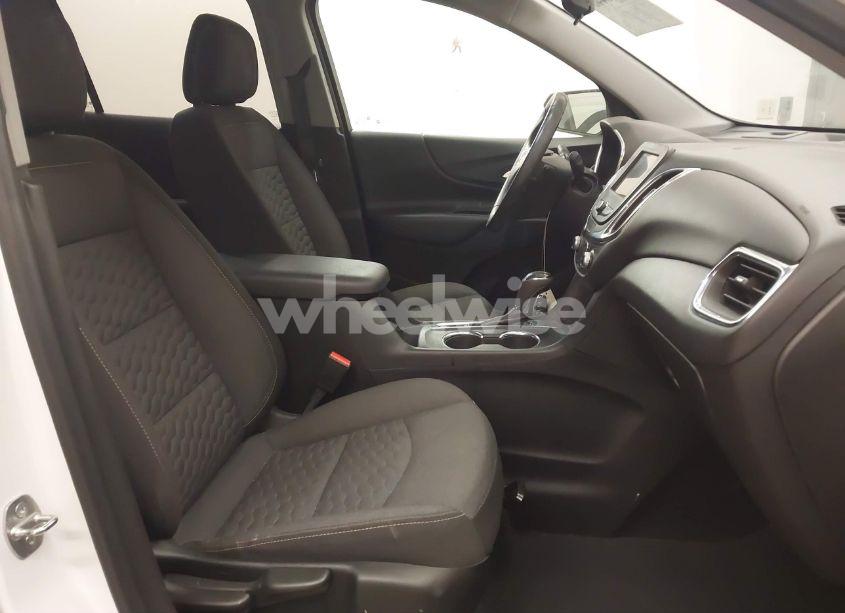 Photo 5 of 2020 Chevrolet Equinox FWD LT 1.5L TURBO (VIN 2GNAXKEVXL6169543)