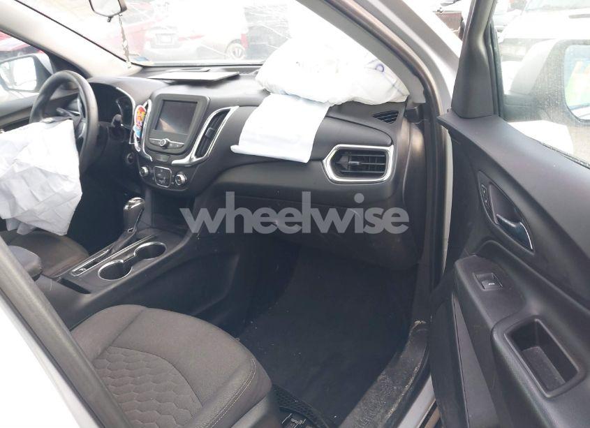 Photo 5 of 2020 Chevrolet Equinox FWD LT 1.5L TURBO (VIN 2GNAXKEVXL6212195)
