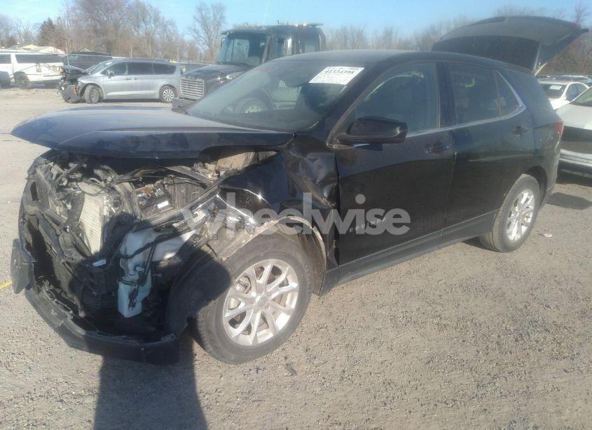 Photo 2 of 2020 Chevrolet Equinox FWD LT 1.5L TURBO (VIN 2GNAXKEVXL6245715)