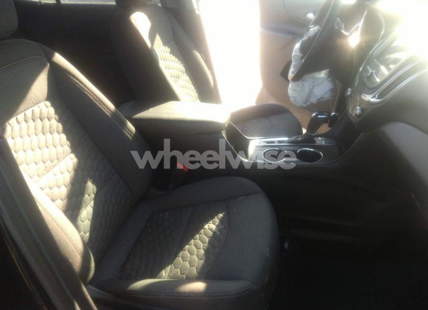 Photo 5 of 2020 Chevrolet Equinox FWD LT 1.5L TURBO (VIN 2GNAXKEVXL6245715)