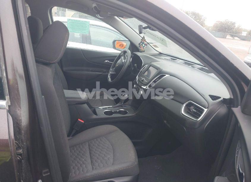 Photo 5 of 2020 Chevrolet Equinox FWD LT 1.5L TURBO (VIN 2GNAXKEVXL6258836)