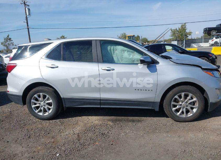 Photo 13 of 2021 Chevrolet Equinox FWD LT (VIN 2GNAXKEVXM6117587)