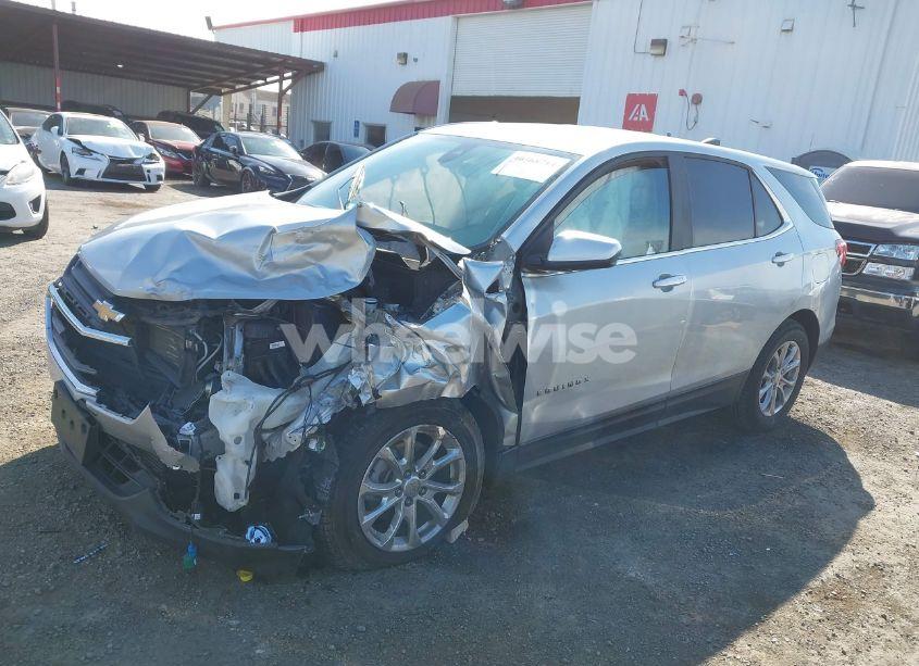 Photo 2 of 2021 Chevrolet Equinox FWD LT (VIN 2GNAXKEVXM6117587)