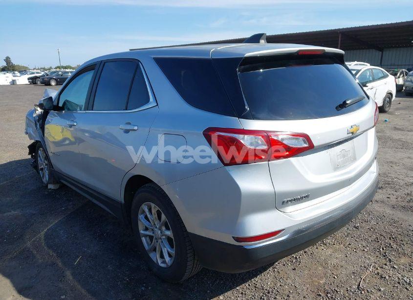 Photo 3 of 2021 Chevrolet Equinox FWD LT (VIN 2GNAXKEVXM6117587)