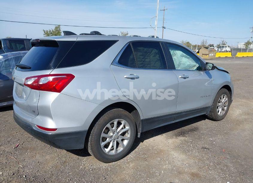 Photo 4 of 2021 Chevrolet Equinox FWD LT (VIN 2GNAXKEVXM6117587)