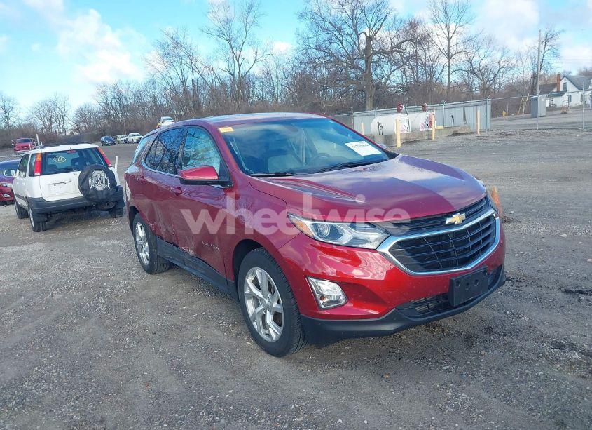 2018 Chevrolet Equinox LT (VIN 2GNAXKEX1J6147560) main photo
