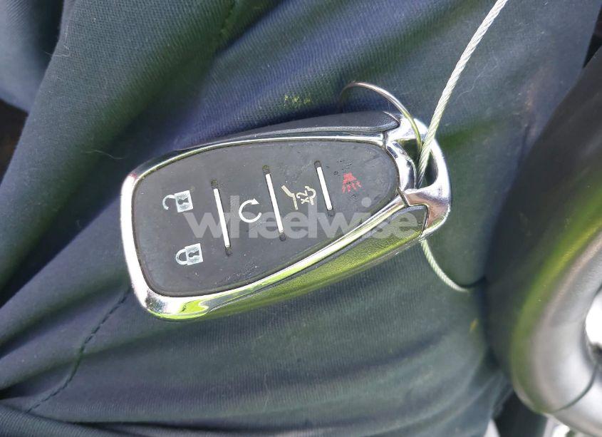 Photo 11 of 2018 Chevrolet Equinox LT (VIN 2GNAXKEX1J6147560)