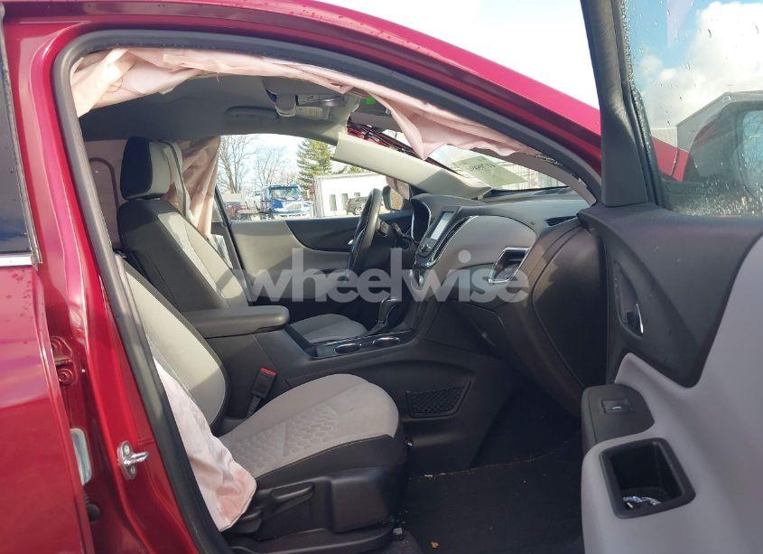 Photo 5 of 2018 Chevrolet Equinox LT (VIN 2GNAXKEX1J6147560)