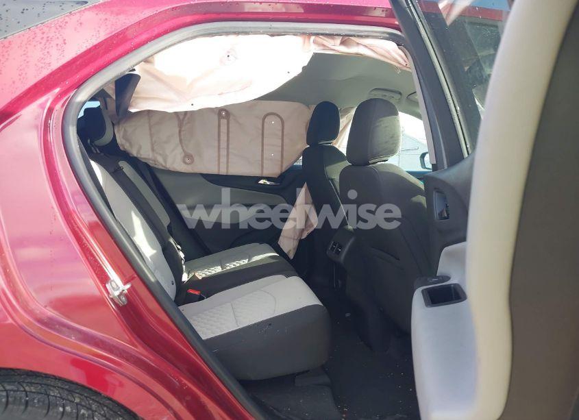 Photo 8 of 2018 Chevrolet Equinox LT (VIN 2GNAXKEX1J6147560)