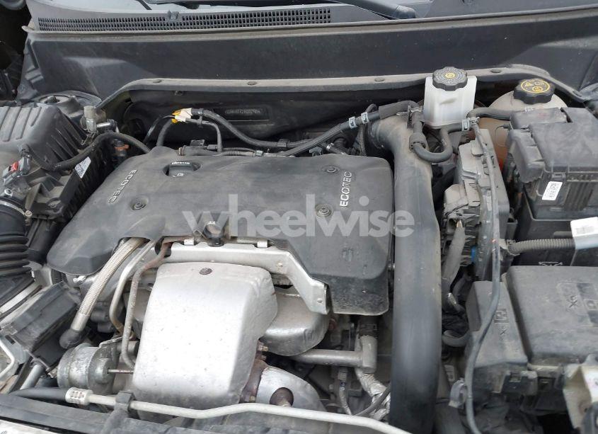 Photo 10 of 2018 Chevrolet Equinox LT (VIN 2GNAXKEX2J6202985)