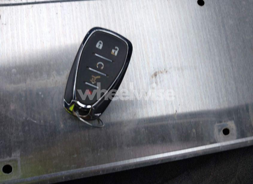 Photo 11 of 2018 Chevrolet Equinox LT (VIN 2GNAXKEX2J6202985)